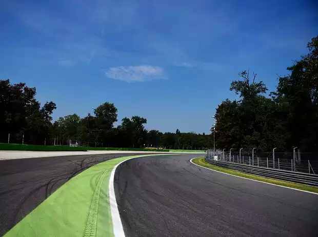 Parabolica-Kurve Titel-Bild zur News: Parabolica-Kurve