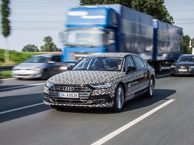 Titel-Bild zur News: Audi A8 mit Staupilot