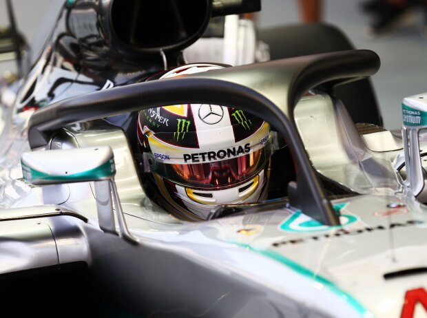 Titel-Bild zur News: Lewis Hamilton testet Halo in Singapur 2016