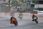 Pol Espargaro vor  Karel Abraham 