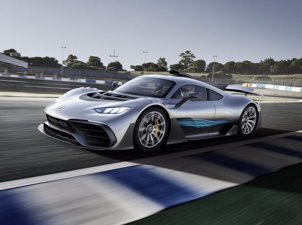 Titel-Bild zur News: Weltpremiere Showcar Mercedes-AMG Project ONE: Mercedes-AMG bringt Formel 1-Technologie für die Straße