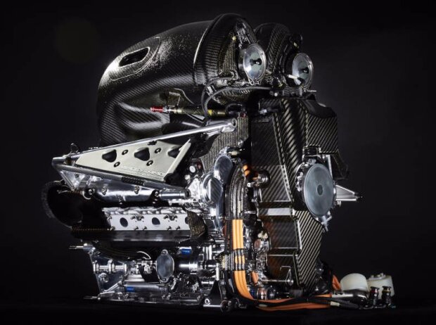 Mercedes-Motor Mercedes-Motor