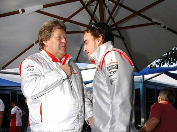 Titel-Bild zur News: Norbert Haug und Fernando Alonso