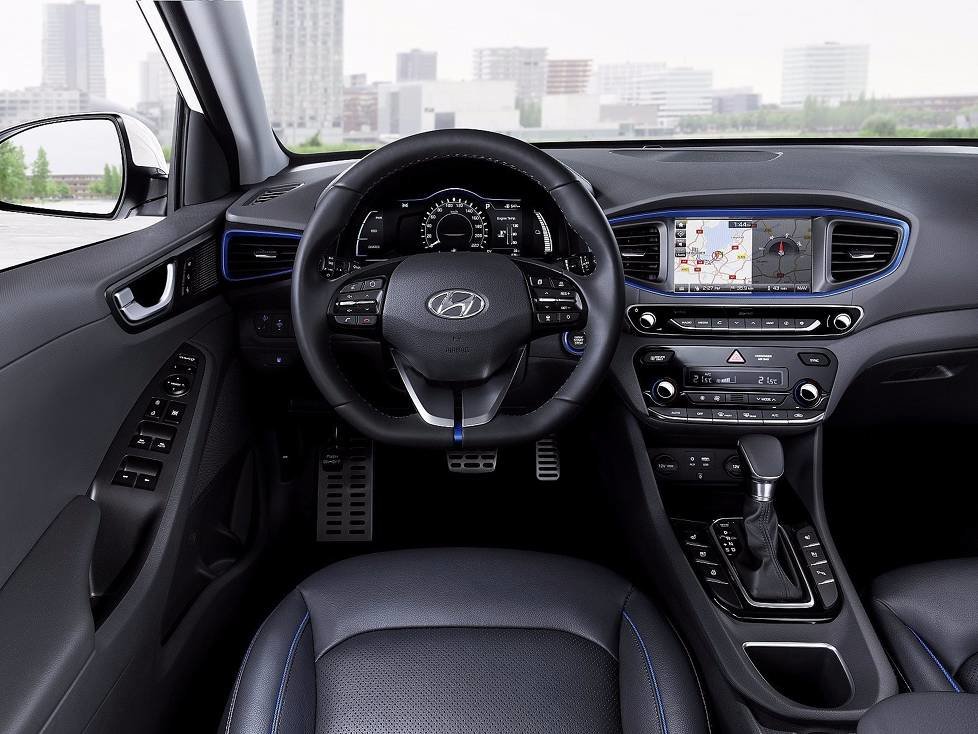 Innenraum und Cockpit des Hyundai Ioniq Hybrid 2018