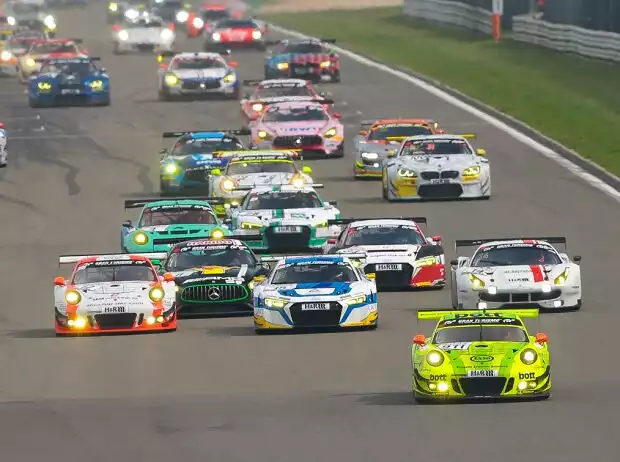 VLN, Start Titel-Bild zur News: VLN, Start