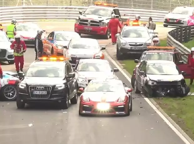 VLN, Massencrash Titel-Bild zur News: VLN, Massencrash