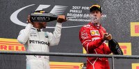 Bild zum Inhalt: Duell auf "Augenhöhe": Vettel darf weiter vom Titel träumen