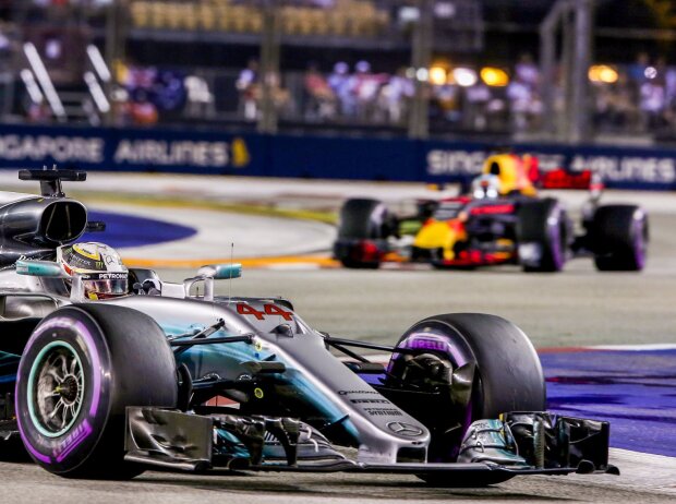 Lewis Hamilton, Daniel Ricciardo Lewis Hamilton, Daniel Ricciardo