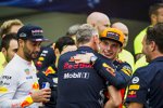 Daniel Ricciardo (Red Bull), Max Verstappen (Red Bull) und Christian Horner 