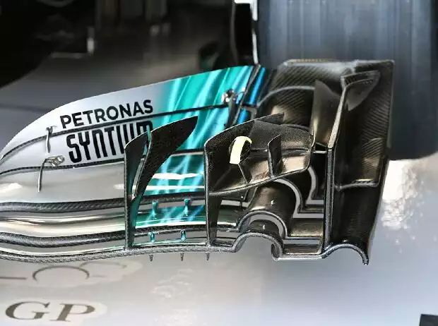 Mercedes F1 W08: Frontflügel Titel-Bild zur News: Mercedes F1 W08: Frontflügel