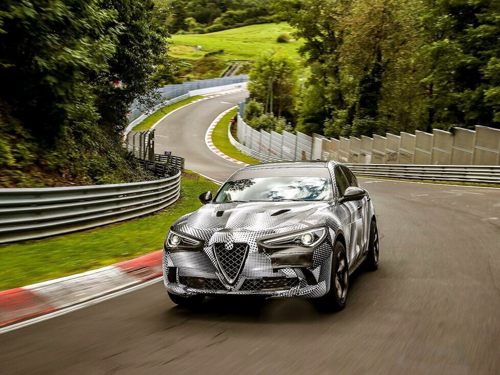 Alfa Romeo Stelvio beim Rundenrekord auf der Nürburgring-Nordschleife