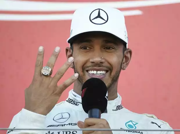 Lewis Hamilton, Takuma Sato Titel-Bild zur News: Lewis Hamilton, Takuma Sato