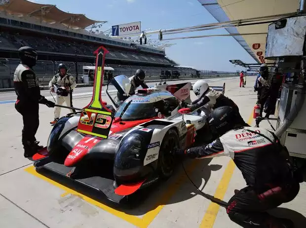 Mike Conway, Kamui Kobayashi, Jose-Maria Lopez Titel-Bild zur News: Mike Conway, Kamui Kobayashi, Jose-Maria Lopez
