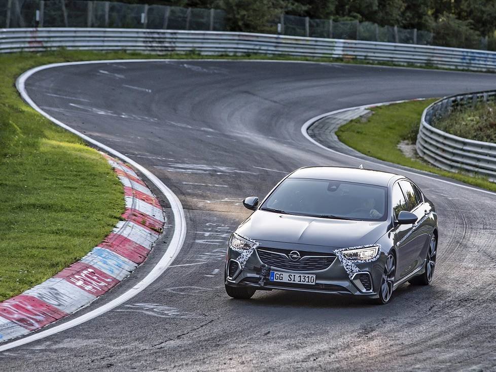 Opel Insignia GSi (Vorserienfahrzeug) auf der Nürburgring-Nordschleife