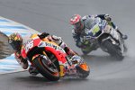 Daniel Pedrosa vor Loris Baz 