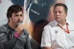 Fernando Alonso (McLaren) und Zak Brown 