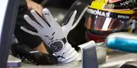Lewis Hamilton, Handschuh