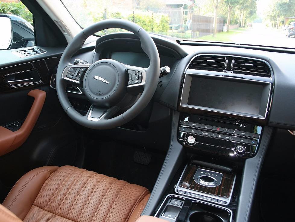 Jaguar F-Pace