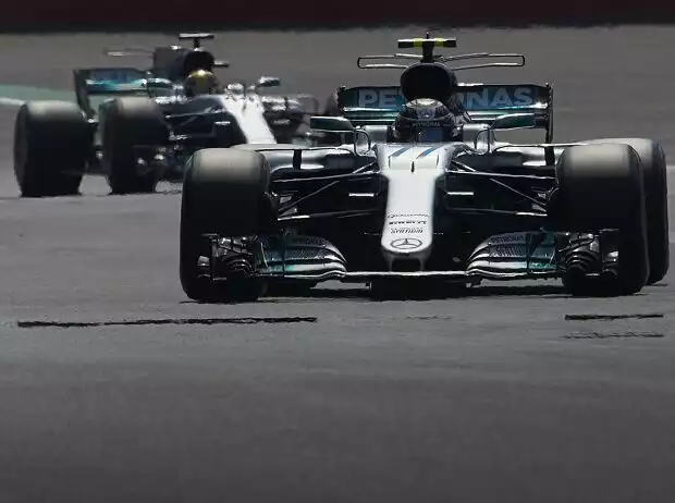 Valtteri Bottas, Lewis Hamilton Titel-Bild zur News: Valtteri Bottas, Lewis Hamilton
