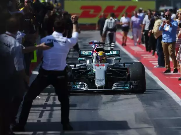 Lewis Hamilton, Toto Wolff Titel-Bild zur News: Lewis Hamilton, Toto Wolff