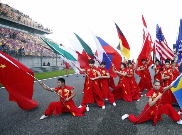 Titel-Bild zur News: Flaggen WEC China 2016