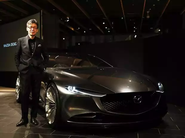 Mazda-Chefdesigner Ikuo Maeda mit dem Vision Coupé Concept Titel-Bild zur News: Mazda-Chefdesigner Ikuo Maeda mit dem Vision Coupé Concept
