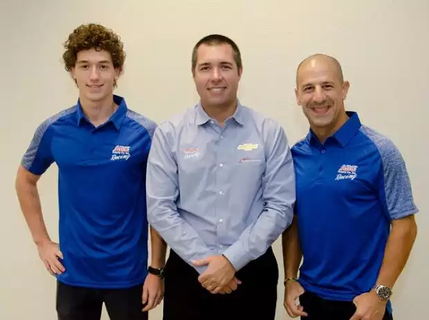 Tony Kanaan, Larry Foyt, Matheus Leist Titel-Bild zur News: Tony Kanaan, Larry Foyt, Matheus Leist