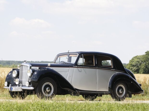 Titel-Bild zur News: Bentley R-Type