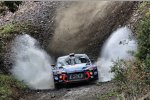 Thierry Neuville (Hyundai) und Nicolas Gilsoul 