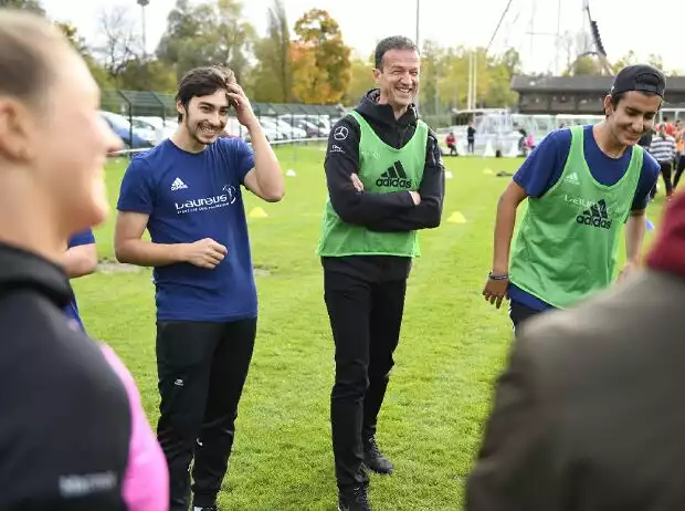 Titel-Bild zur News: Fredi Bobic im Laureus-Camp