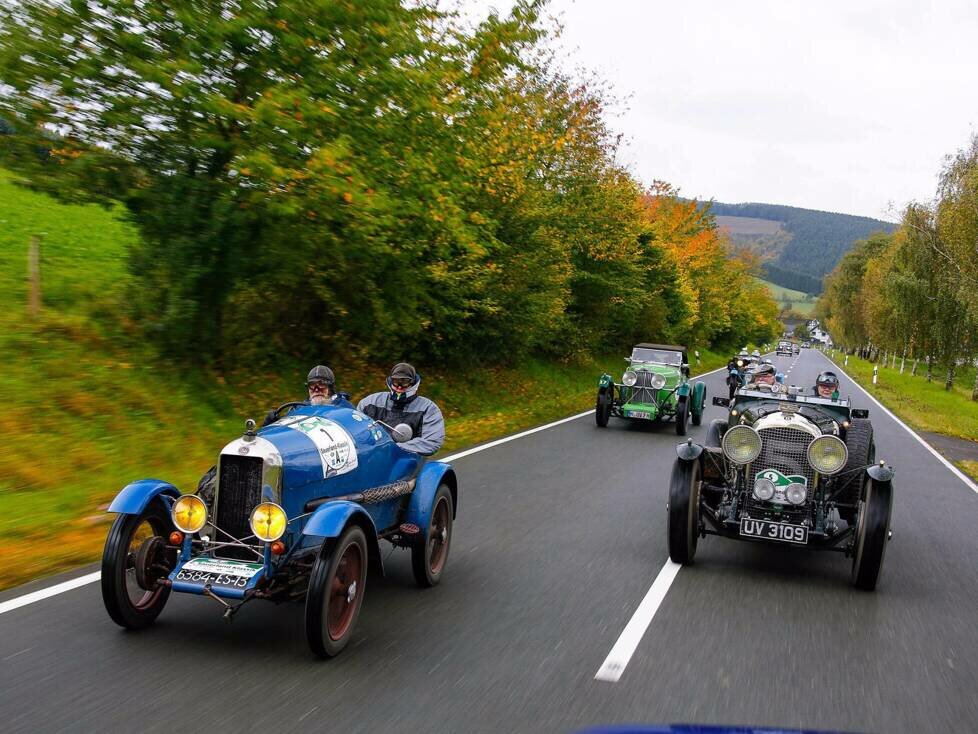 Veranstaltung: 2. Sauerland-Klassik; Datum: 04.-07. Oktober 2017;Team: Nr. 1, Peter Finkemeier/Kerstin Finkemeier, Rally AZ Cyclecar, 1924; Nr. 5, , Ewald Sprey/Gabi Sprey, Bentley 4 1/2 litre Le Mans, 1929; Nr. 4, , Ralf Klaus/Hans Georg Ahrens, Talbot L