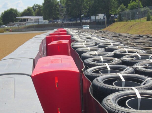Titel-Bild zur News: TecPro-Barrieren in Le Mans