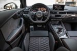 Cockpit und Innenraum des Audi RS 4 Avant 2018