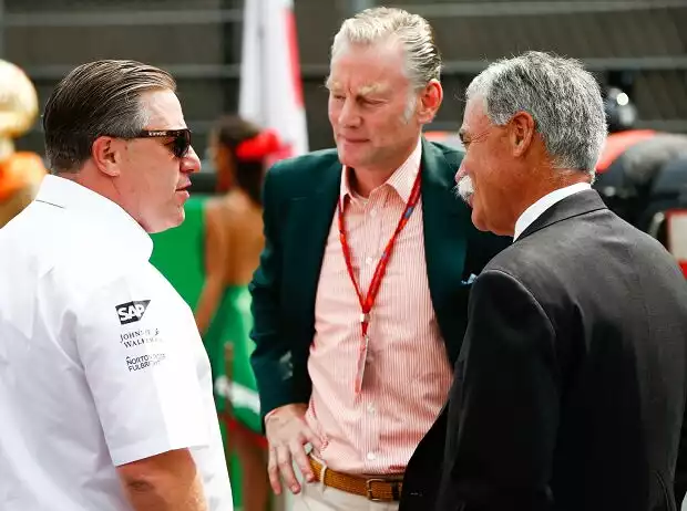 Zak Brown, Chase Carey, Sean Bratches Titel-Bild zur News: Zak Brown, Chase Carey, Sean Bratches