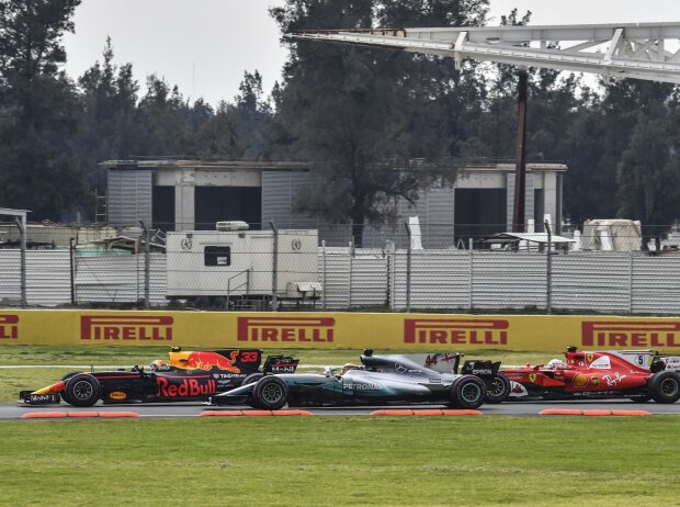 Titel-Bild zur News: Max Verstappen, Lewis Hamilton, Sebastian Vettel