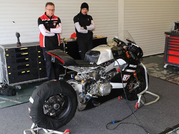 Titel-Bild zur News: Ducati Panigale V4