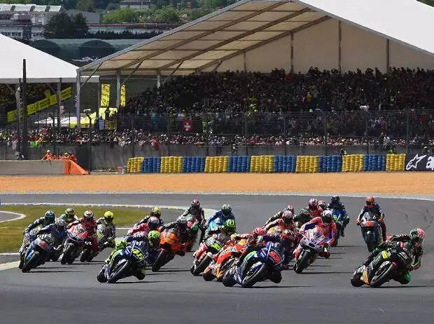 MotoGP Start in Le Mans Titel-Bild zur News: MotoGP Start in Le Mans