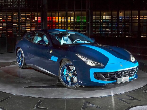 Ferrari GTC4 Azzurra Ferrari GTC4 Azzurra