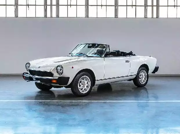 Titel-Bild zur News: Fiat 124 Pininfarina Spidereuropa (1981)
