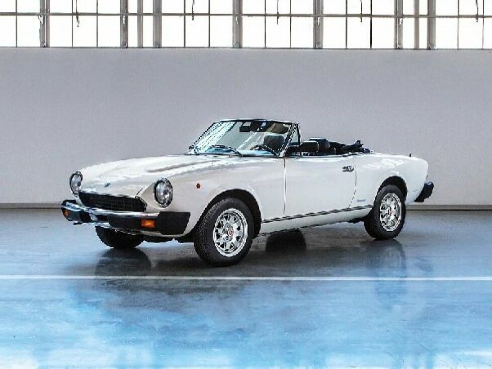 Fiat 124 Pininfarina Spidereuropa (1981)