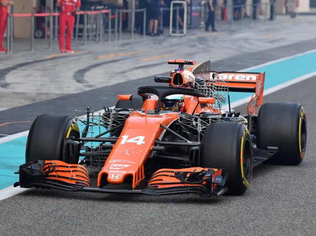 McLaren MCL32 mit Messgeräten und Aero-Element am Halo-Bügel