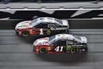 Jamie McMurray (Ganassi) und Kurt Busch (Stewart-Haas) 