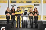 Ryan Blaney (Penske) mit den Monster-Girls