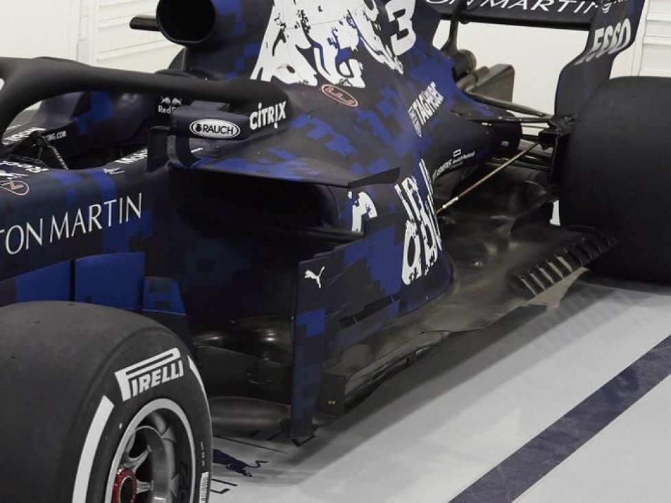 RB14, Seitenkästen