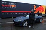 Daniel Ricciardo (Red Bull) mit seinem Dienstwagen, einem Aston Martin DB11 in Spezial-Lackierung