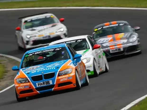 BMW 325i, Klasse V4, Adrenalin Motorsport Titel-Bild zur News: BMW 325i, Klasse V4, Adrenalin Motorsport