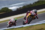 Leon Camier vor Eugene Laverty 