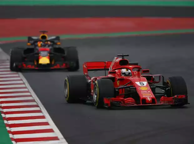 Sebastian Vettel, Max Verstappen Titel-Bild zur News: Sebastian Vettel, Max Verstappen