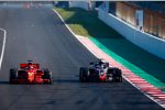 Kimi Räikkönen (Ferrari) und Romain Grosjean (Haas) 