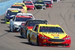 Joey Logano (Penske) und Jamie McMurray (Ganassi) 